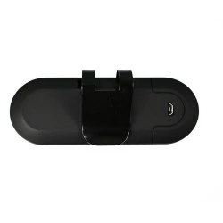 قطعة إجراء واستقبال المكالمات أثناء قيادة السيارة