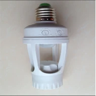 قاعدة لمبة موفرة للطاقة مزودة بحساس للحركة 