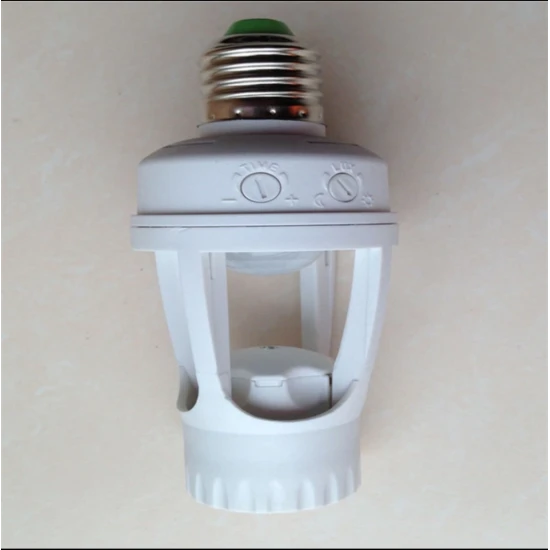 صورة-قاعدة لمبة موفرة للطاقة مزودة بحساس للحركة 