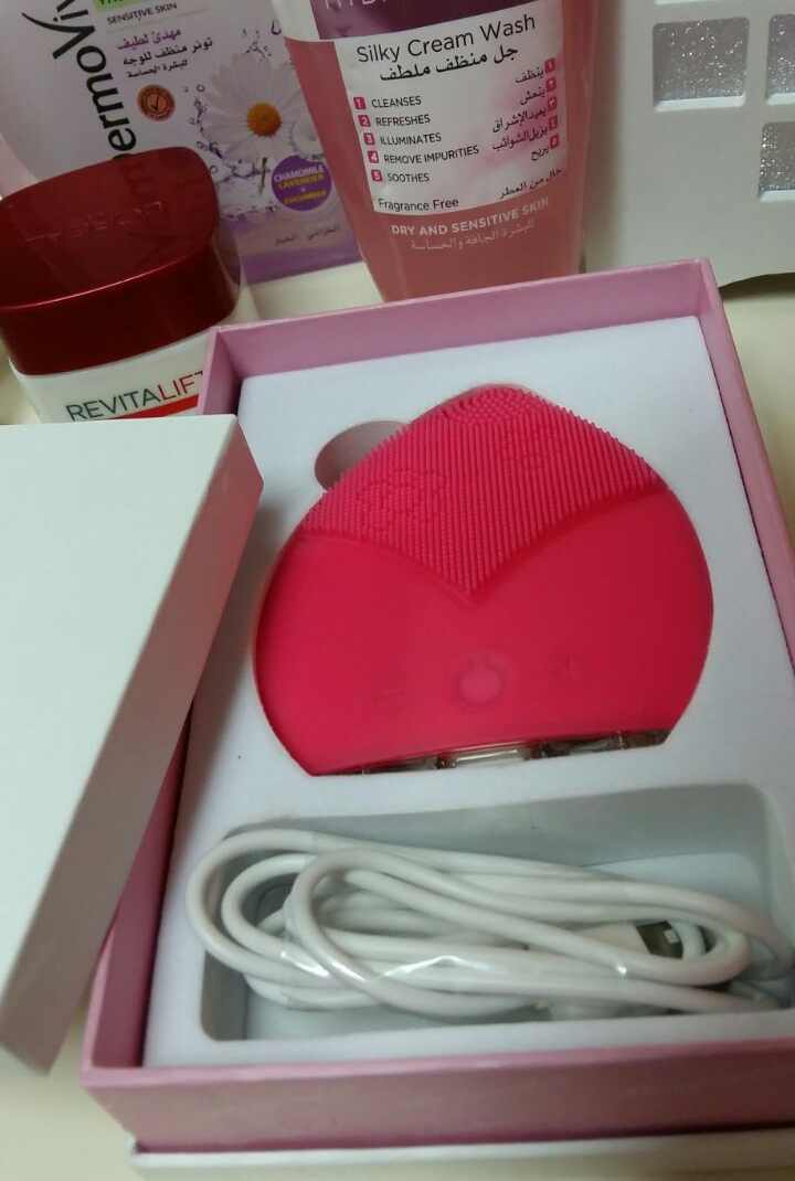جهاز تنظيف البشرة و الوجه عن طريق المساج